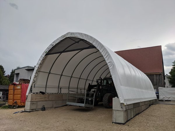 Maschinenhalle für Lohnunternehmen in Baden-Württemberg - 7,20 x14,00m Maschinenhalle für Lohnunternehmen in Baden-Württemberg - 7,20 x14,00m