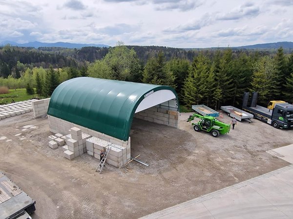 Lagerhalle für Betonwerk in der Nähe von Miesbach, Oberbayern Lagerhalle für Betonwerk in der Nähe von Miesbach, Oberbayern