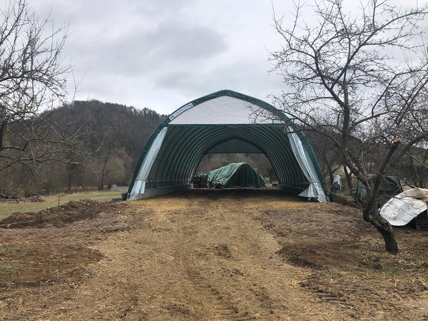 Maschinenhalle in Niederösterreich - 12,00m x 25,00m - Auf Betonlegosteinen und mit Schiebetor Maschinenhalle in Niederösterreich - 12,00m x 25,00m - Auf Betonlegosteinen und mit Schiebetor