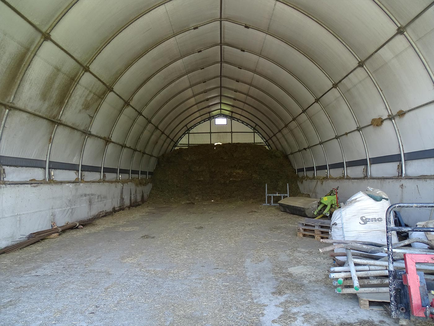 Zweites Fahrsilo von 2010 - 10,50 x 20,00m Zweites Fahrsilo von 2010 - 10,50 x 20,00m
