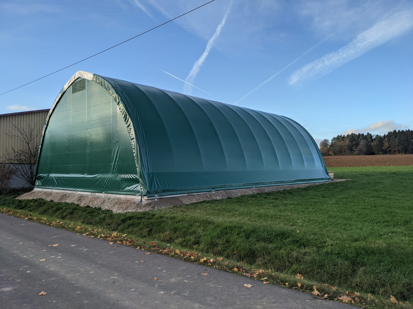 Rückseite einer Lagerhalle