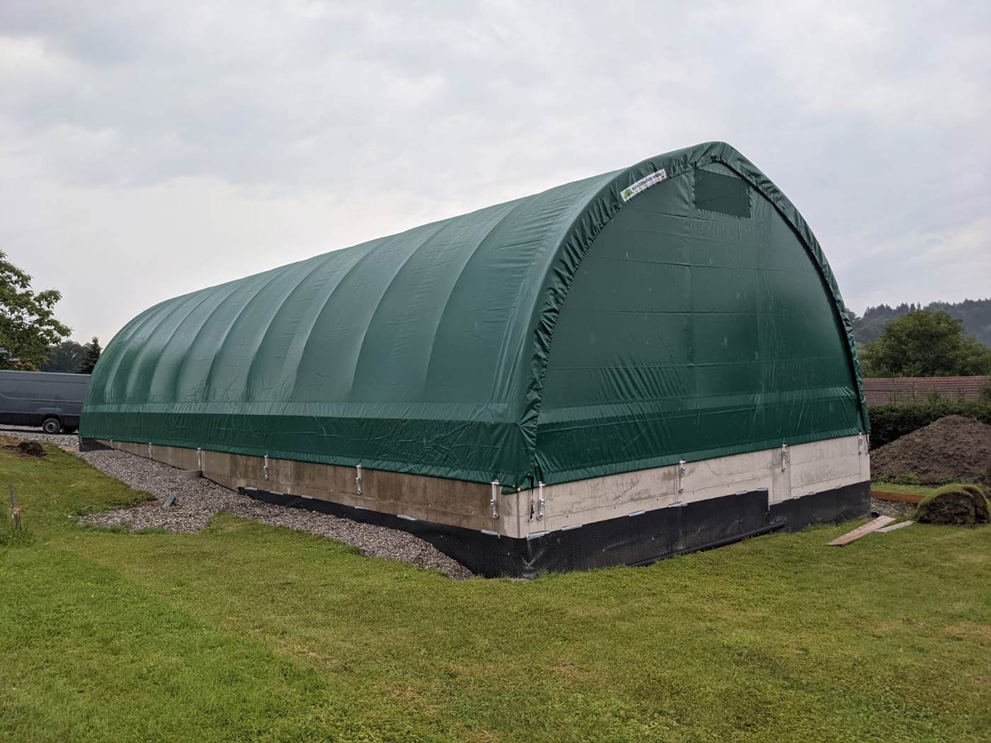 Rückseite der Halle - 9,40m x 20,00m