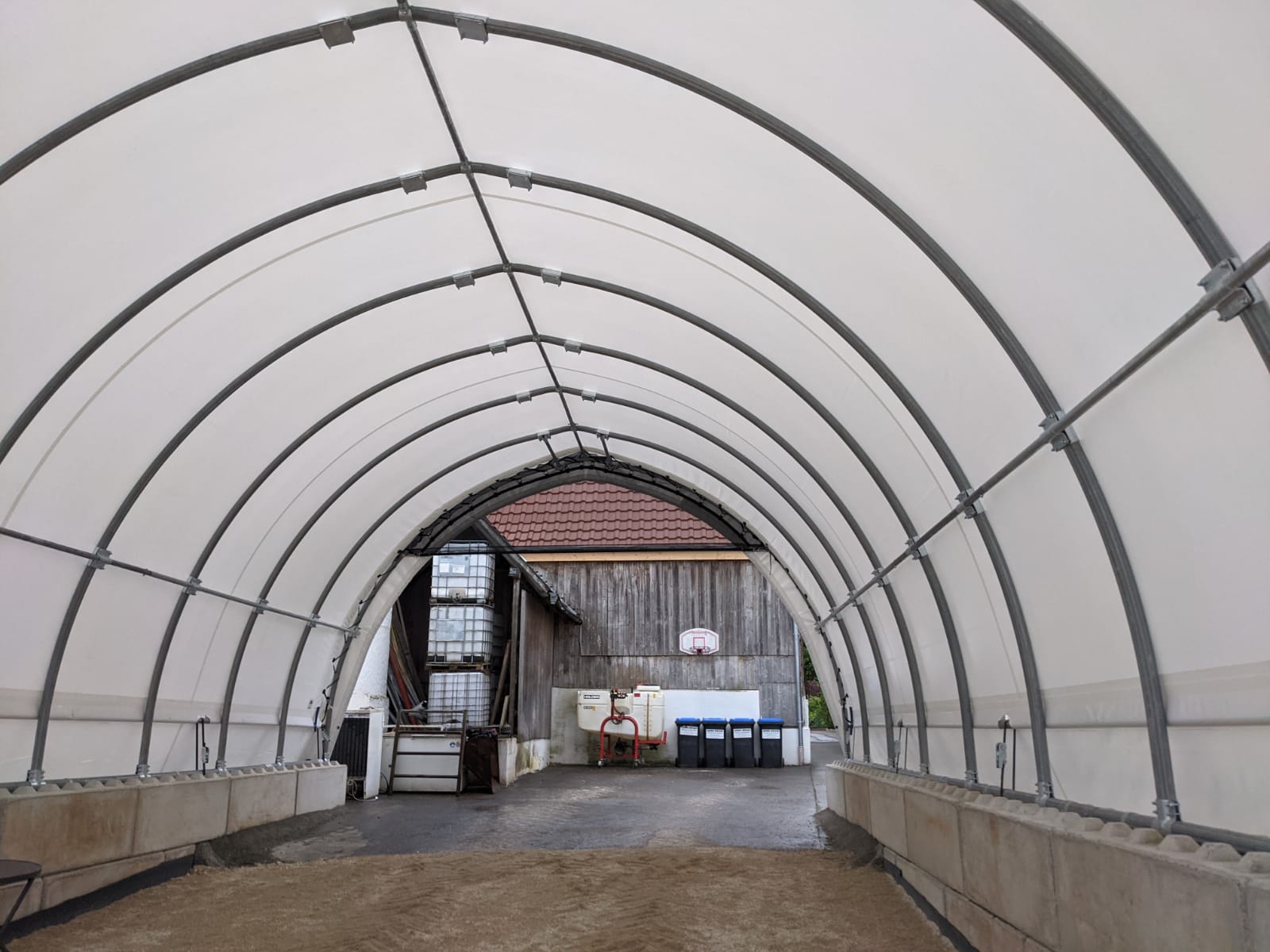 Innenansicht der Rundbogenhalle - 7,20 x14,00m